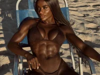 RayanneCampbell-25cm