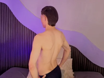 Jay_Smile Male Striptease Nude Cam