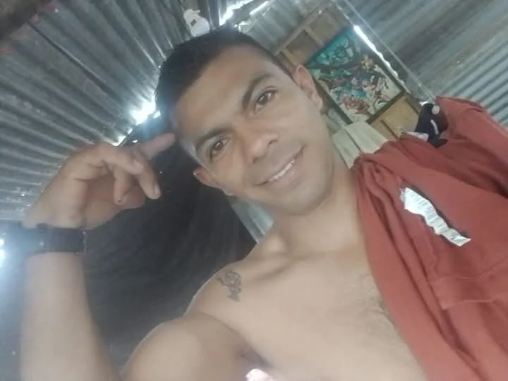 dominicxxx011 Offline XXX-Chat