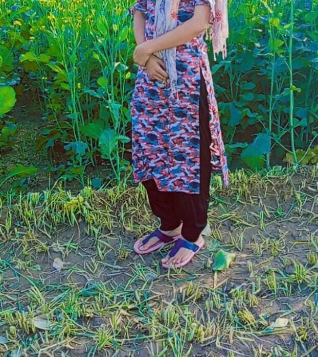 radhika-143's Offline XXX Chat