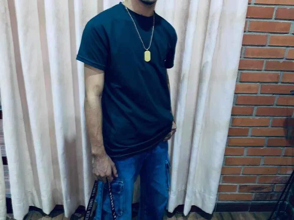 VERY_HOT_GUYS Chat XXX offline