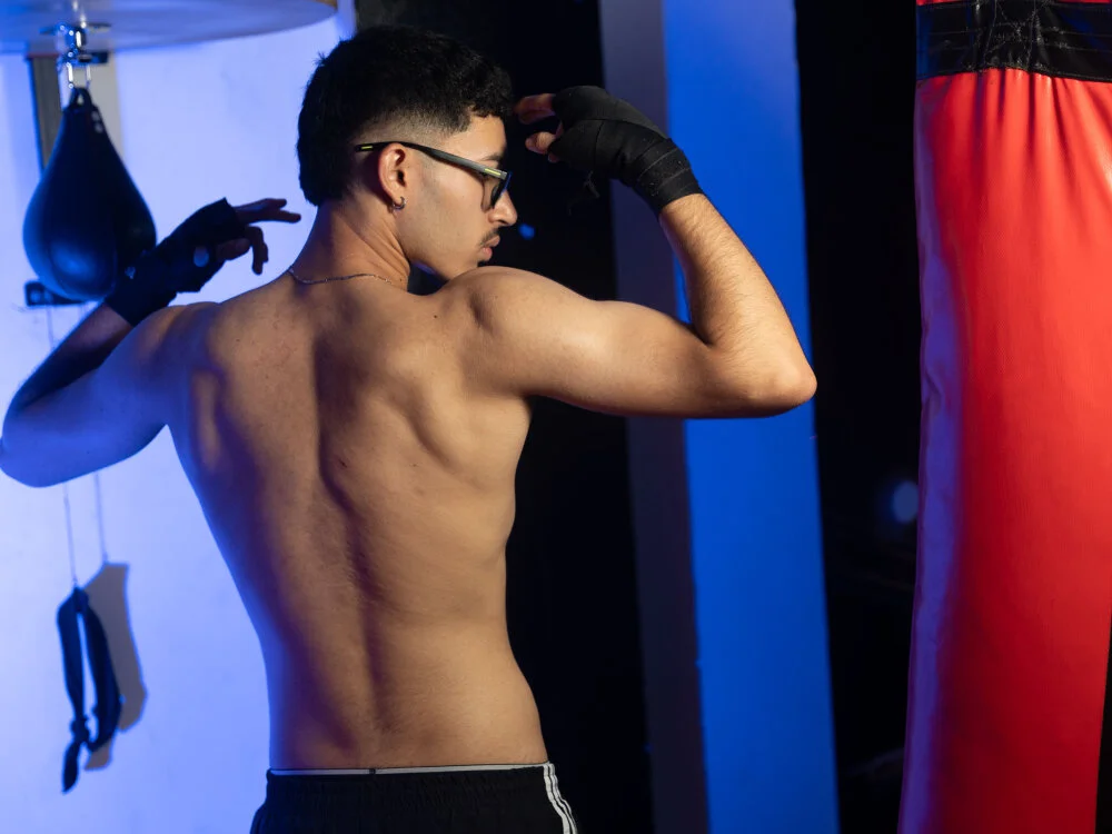 Jaxon_Carter Adlı Modelin Çevrimdışı XXX Sohbeti