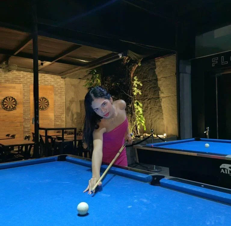 Slutty_Alveena offline chatrum