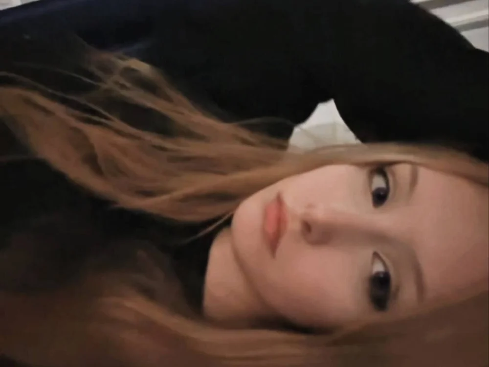 AlmedaWalmer's Offline XXX Chat