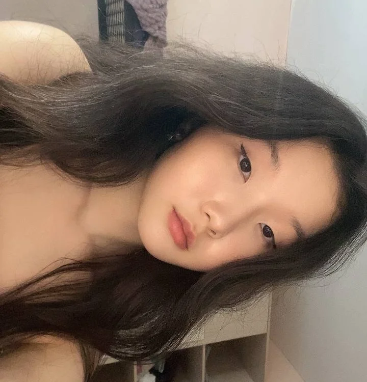 Pretty__Lily's Offline Chat Room