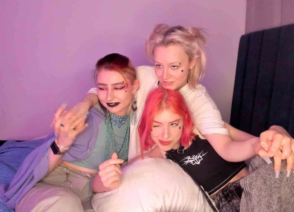 PeaceHassell's Offline Chat Room
