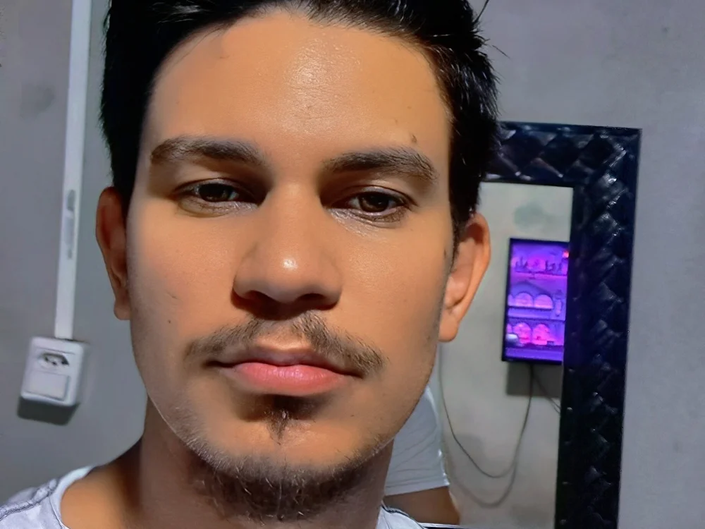Marlon6747's Offline XXX Chat
