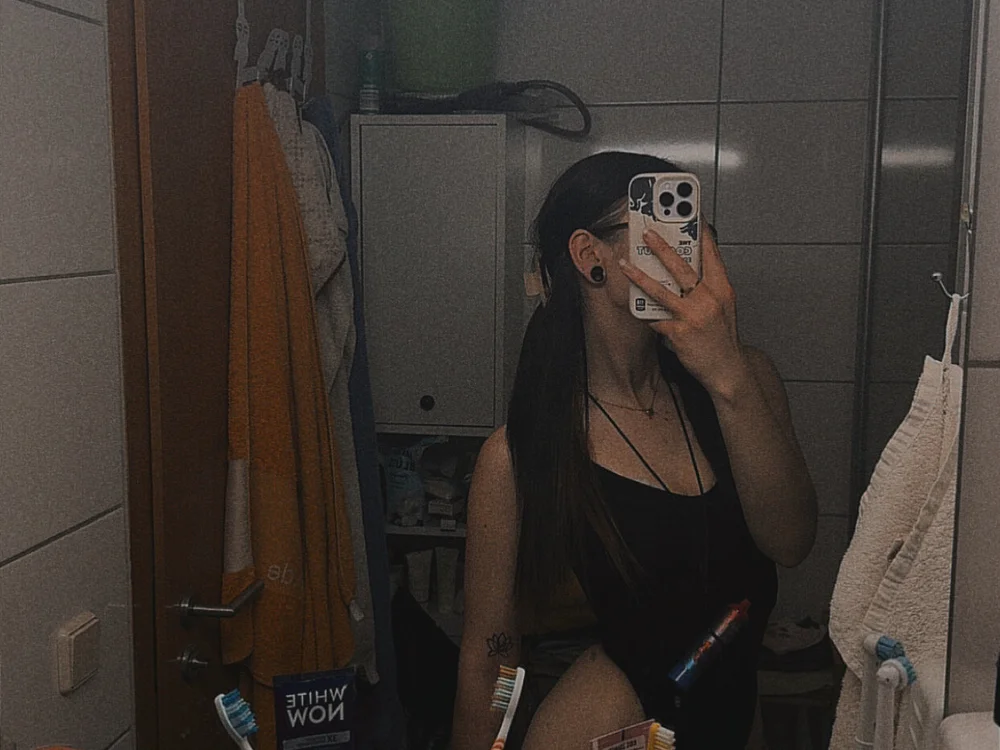 غرفة دردشة GermanCoupleReal دون اتصال
