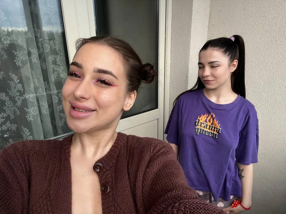 SleekBodiesLive's Offline XXX Chat