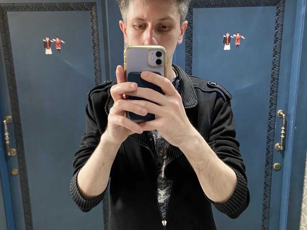 Aki-Laky 離線 XXX 聊天