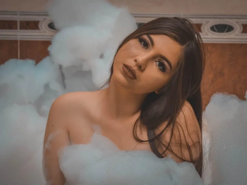 Emily_Rowley Chat XXX Ngoại tuyến