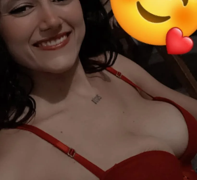 emily_zc2n Offline chat-huone