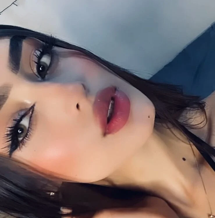 vitoriia__'s Offline XXX Chat