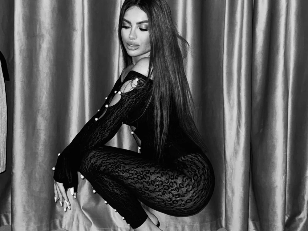 Ayla_Ray offline XXX-chat