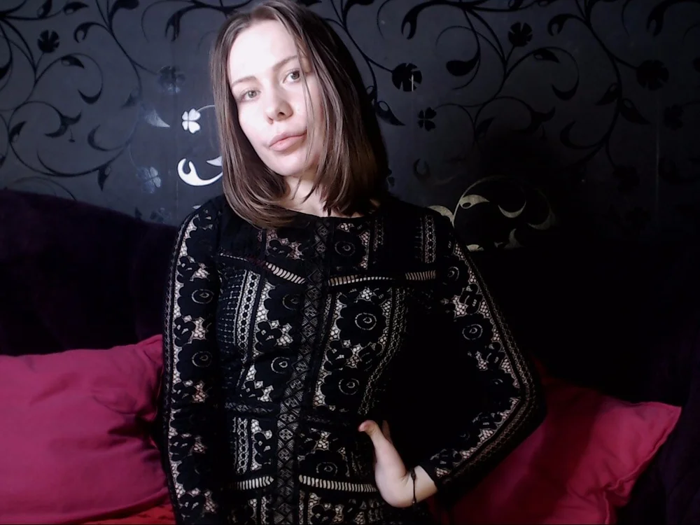 MelaniaMee's Offline Chat Room