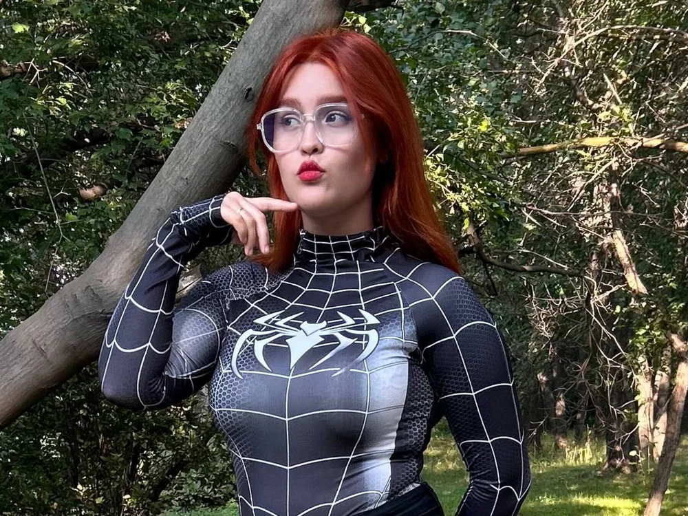 YesseniaBredin Offline XXX-chat