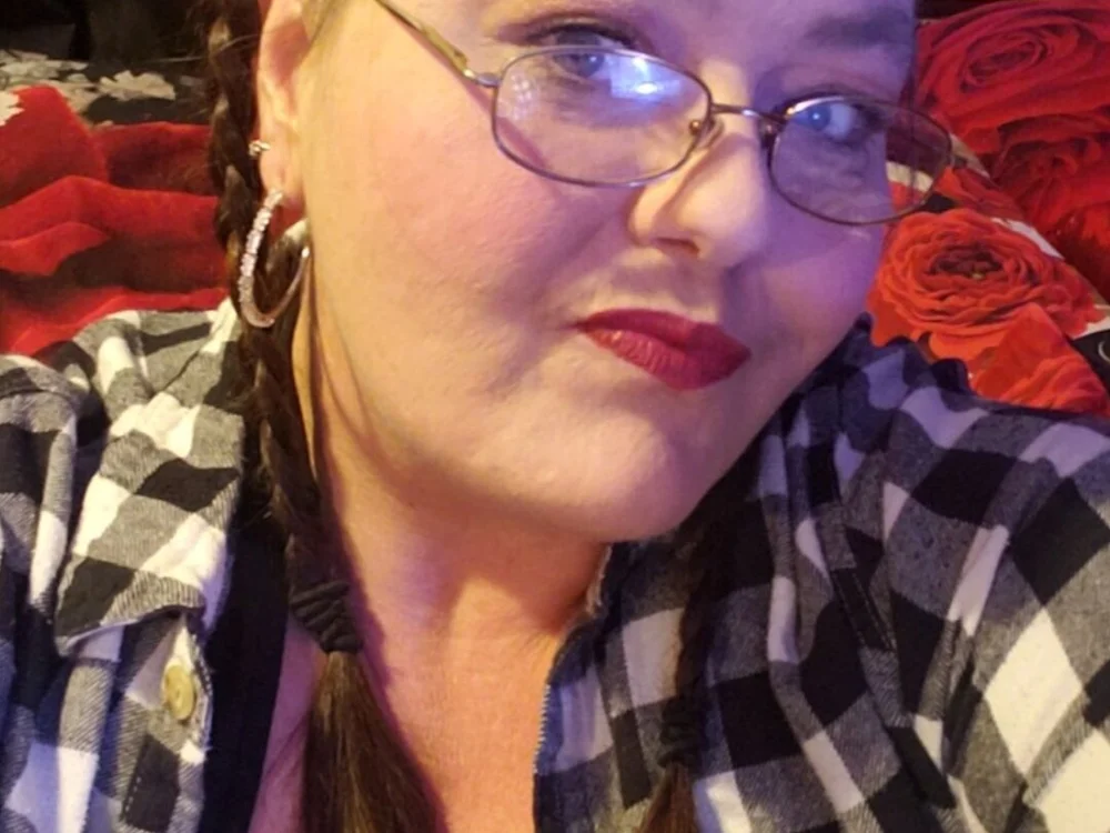Bigbitchesmomma's Offline Chat Room
