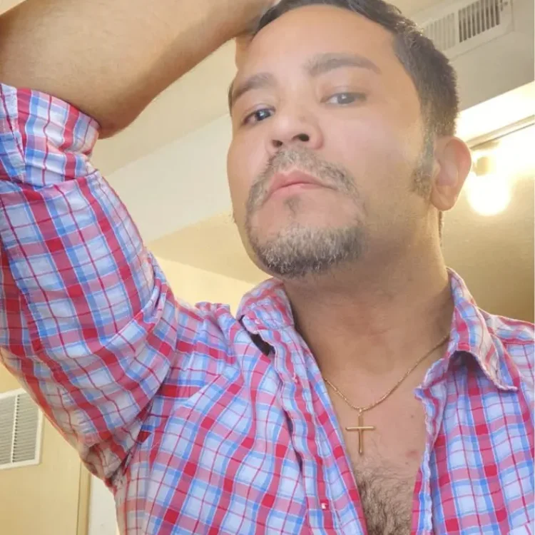 SchlongsAndDongs: офлайн-секс-чат