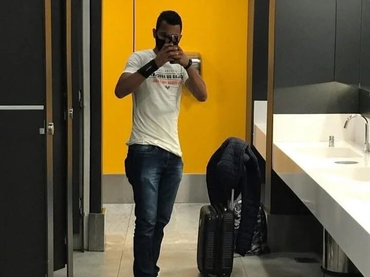 Andersson00915 离线XXX聊天