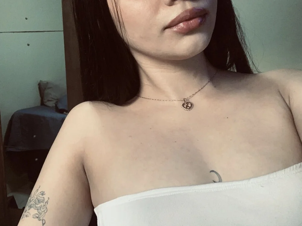 Angellove5's Offline XXX Chat