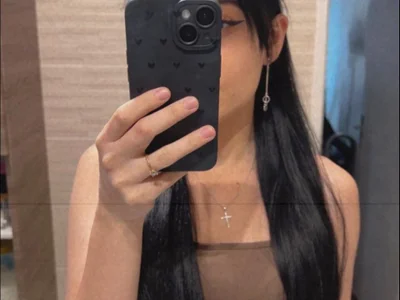 Petite_moi on StripChat