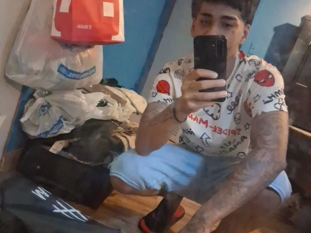 Benjayy2's Offline XXX Chat