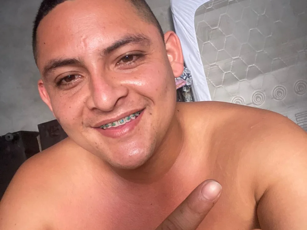 Brayan69castro's Offline XXX Chat