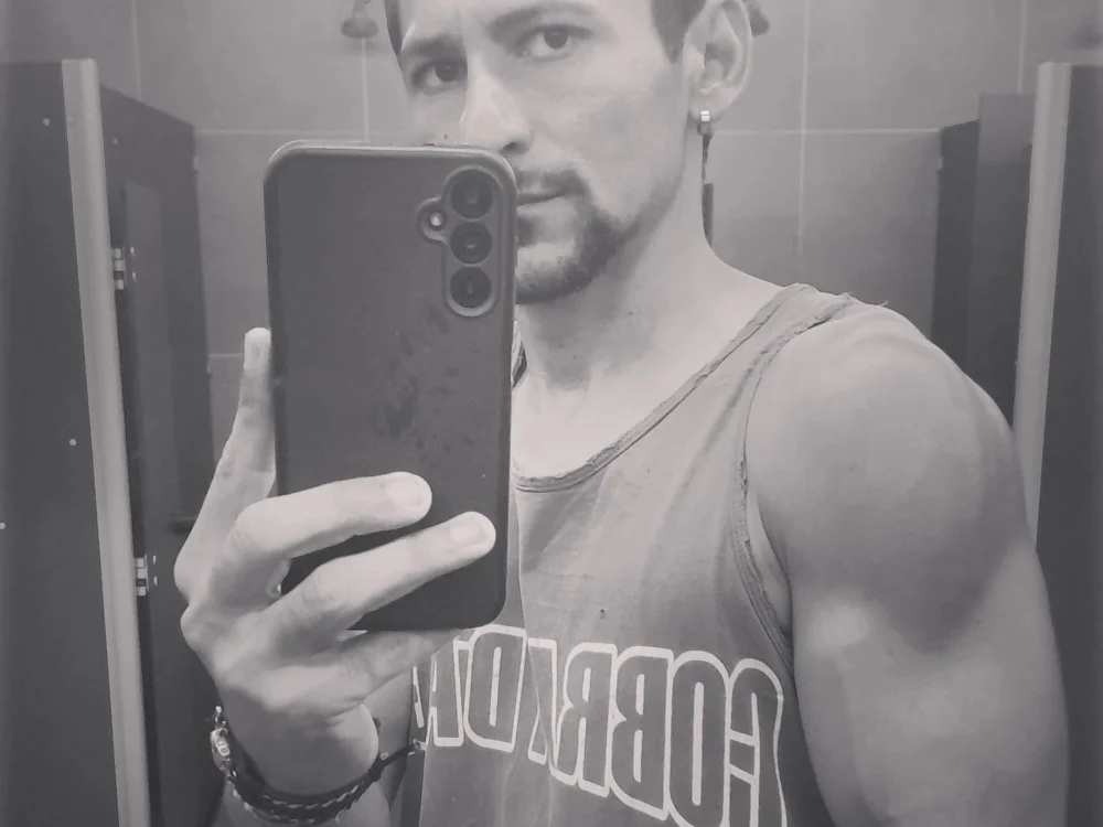 jrlyra34 offline chatrum