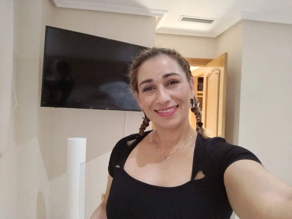 Antonia_col offline chatrum