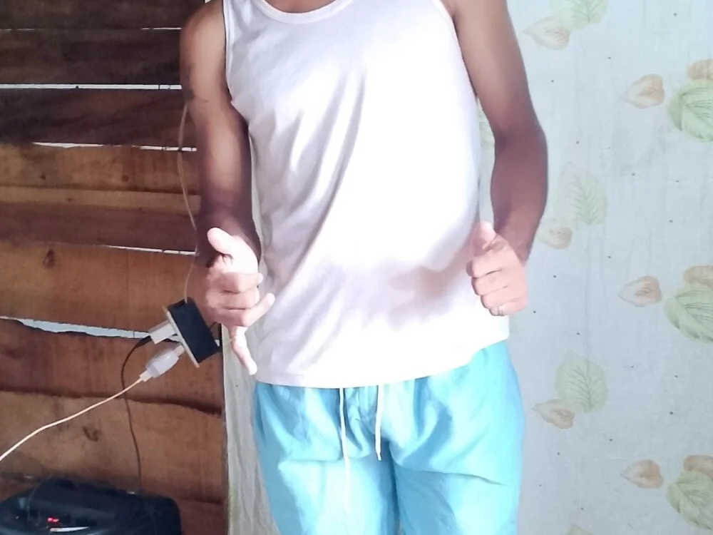 corderomidero Adlı Modelin Çevrimdışı XXX Sohbeti