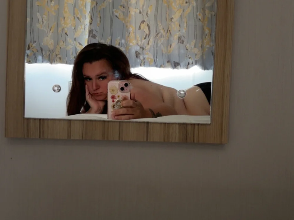 Cockney_Charmer_Cora's Offline XXX Chat