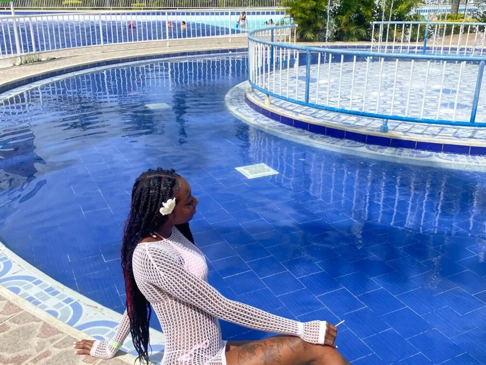 MilanJackson: офлайн-секс-чат