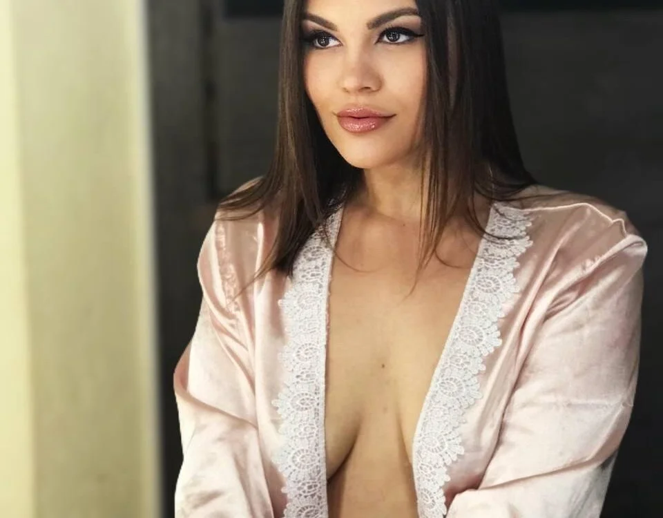 Only_TinaLov's Offline XXX Chat