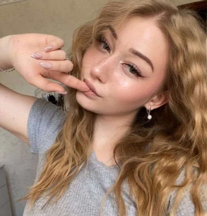 Riri_Rose's Offline Chat Room
