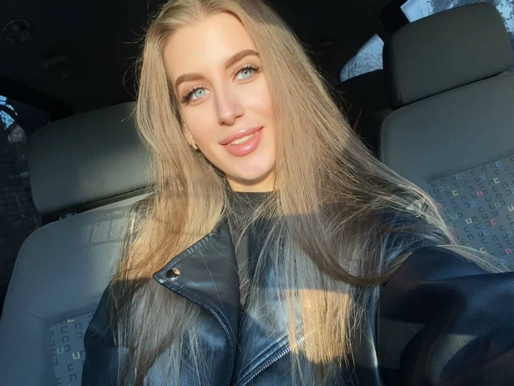 ChiaraRossi_'s Offline XXX Chat