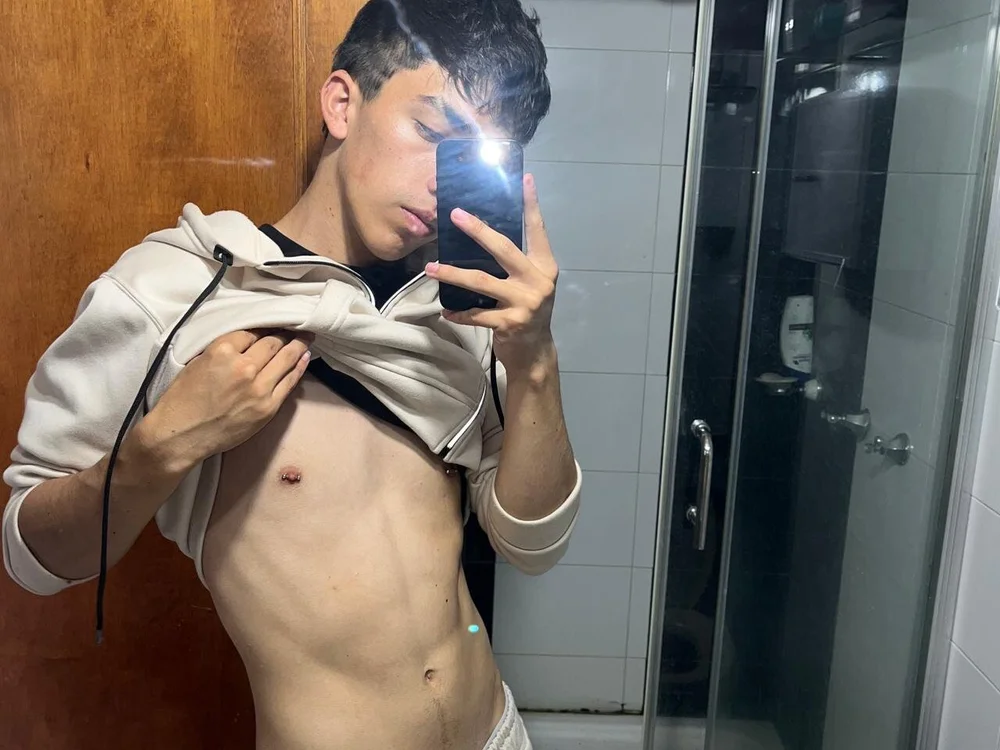 ห้องแชทออฟไลน์ของ LatinBoyVibes