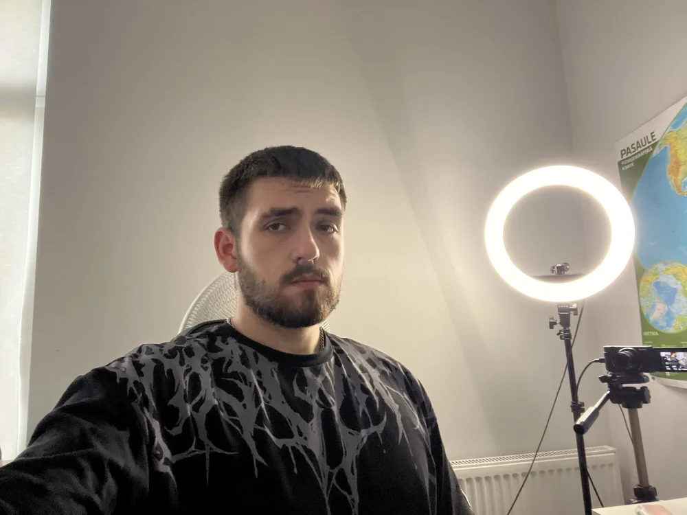 Mike_Platano's Offline Chat Room