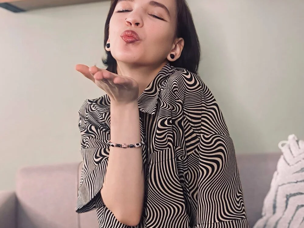 دردشة Umikko الجنسية المباشرة