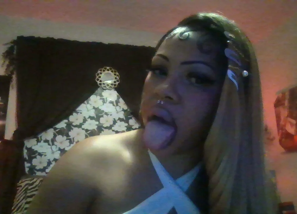 WhisperingMayaFairs2U's Offline XXX Chat