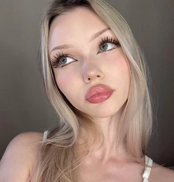 BirgitTaccetta অফলাইন XXX চ্যাট