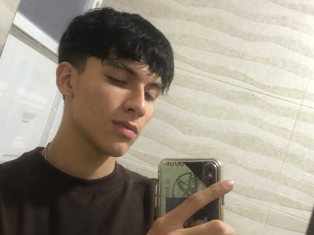 XXX chat uživo modela ethan_twink22