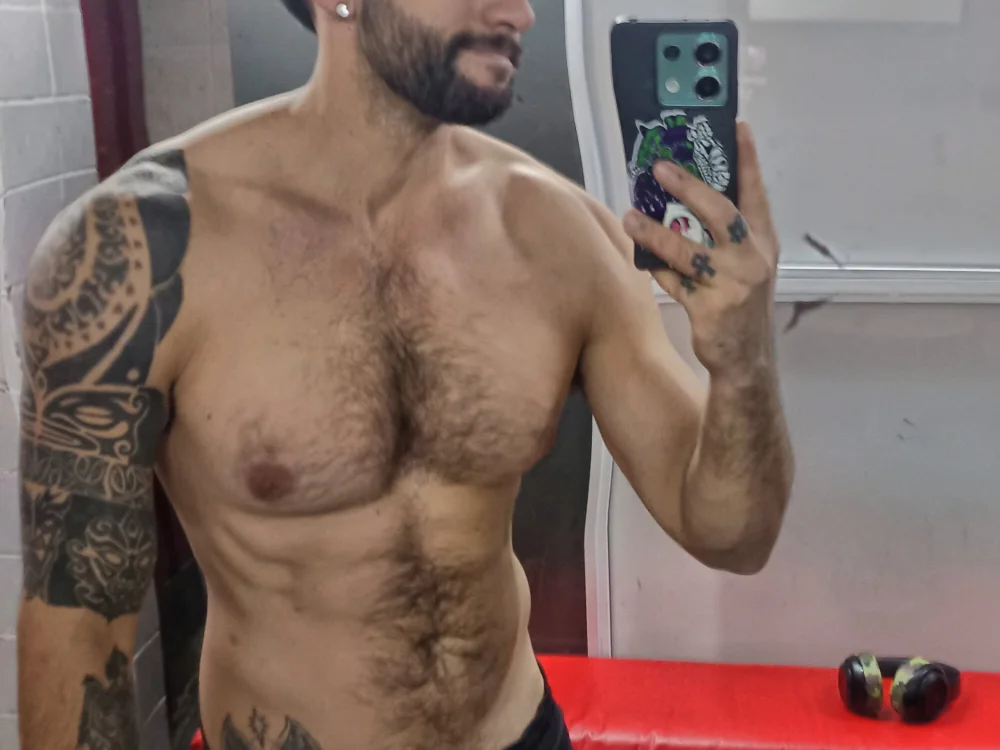 crixus520's Offline Chat Room