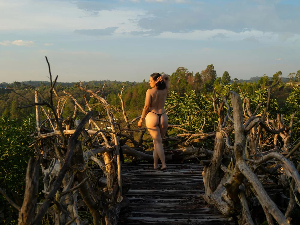 LunaaMorelli Offline XXX-chat