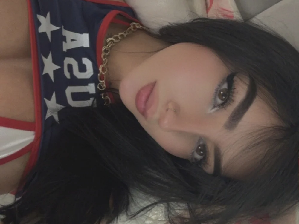 Atenea_luxi's Offline Chat Room