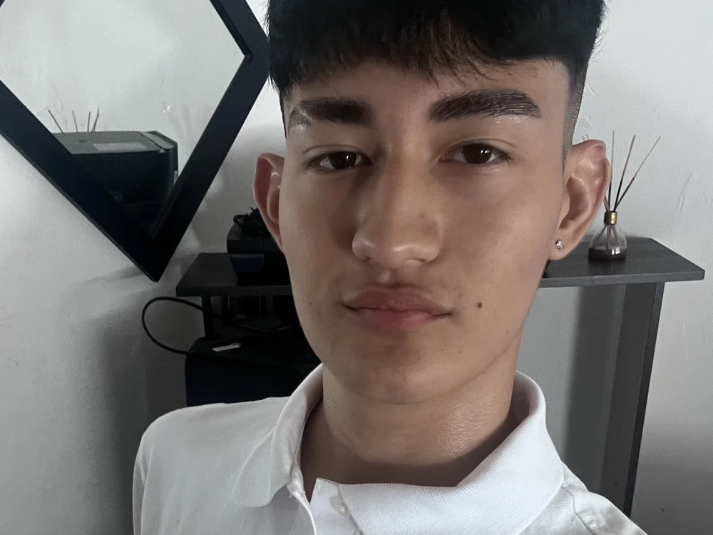apolo_hilarion Offline XXX Chat