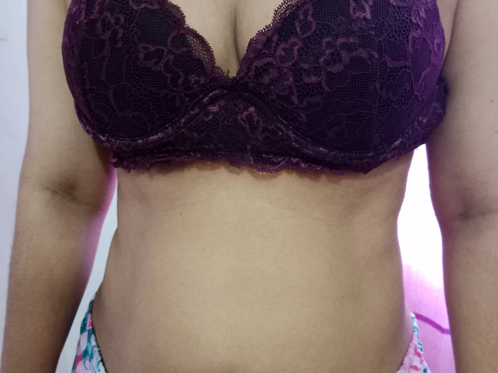 Tisha-Moni offline XXX-chat