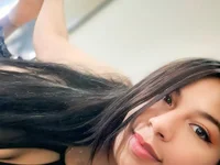 Yasmine_Tapias's webcam live show