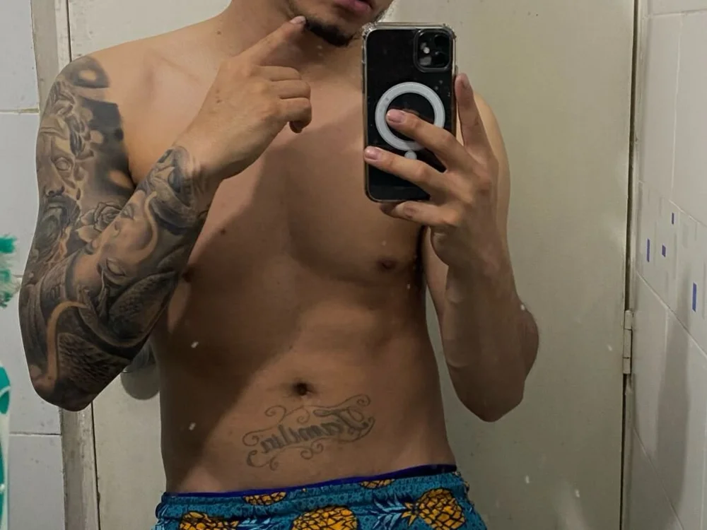 TheFkTatto's Offline Chat Room