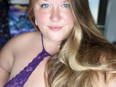 Love86Emily - topless milfs