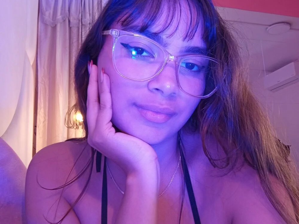 Valeria-martinsn Offline XXX chat